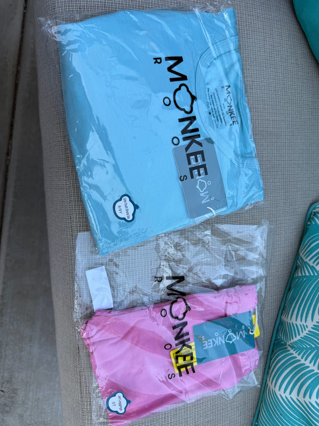 Customer photo review of Puppy Pool Party Youth Girls Shorts Set
