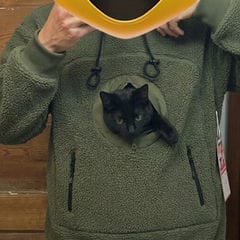 Customer photo review of PeekPet™️ Sudadera portamascotas