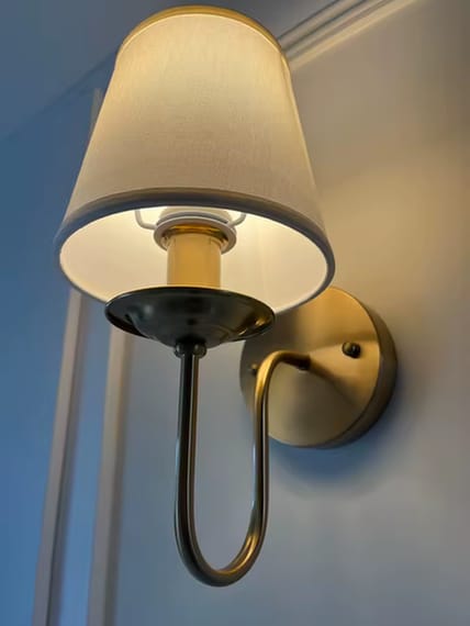 Customer photo review of Arandela Dourada Castiçal Tecido Bege Elegância