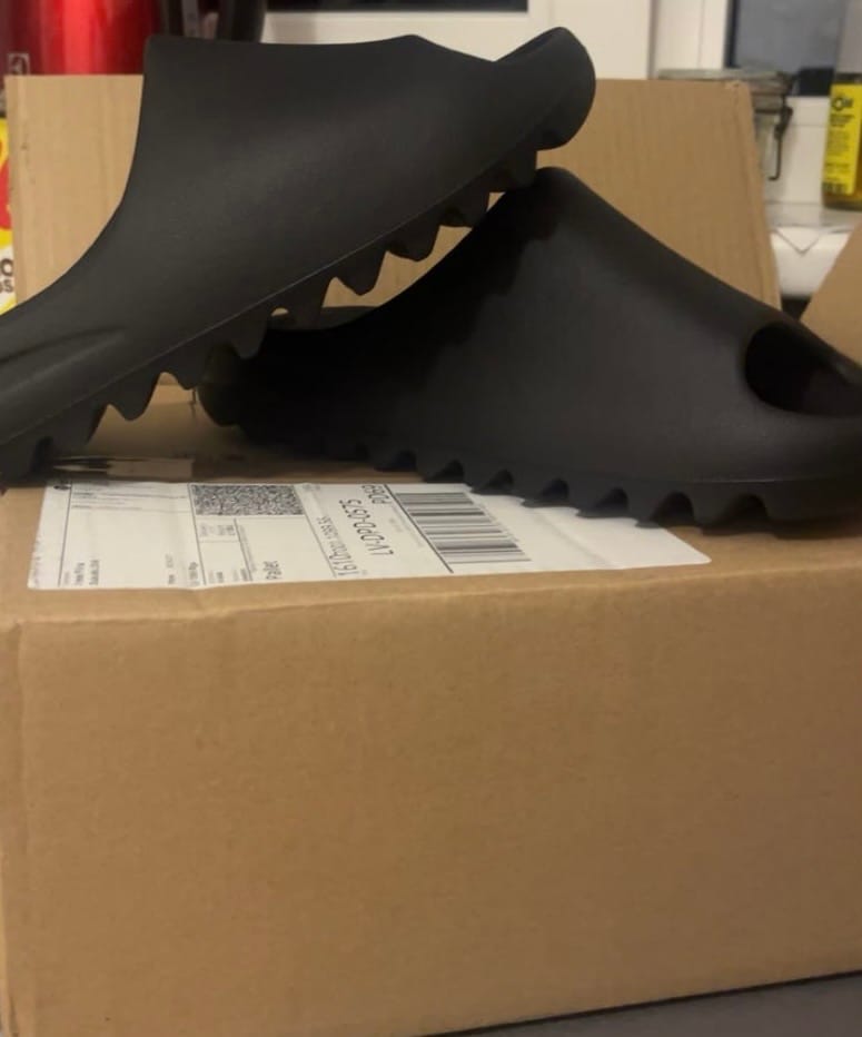 Customer photo review of Yeezy Slide Black