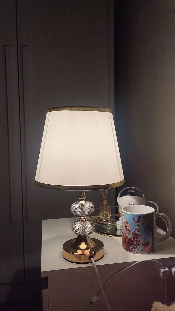 Customer photo review of Abajur Dourado 3 Tons de luz Touch