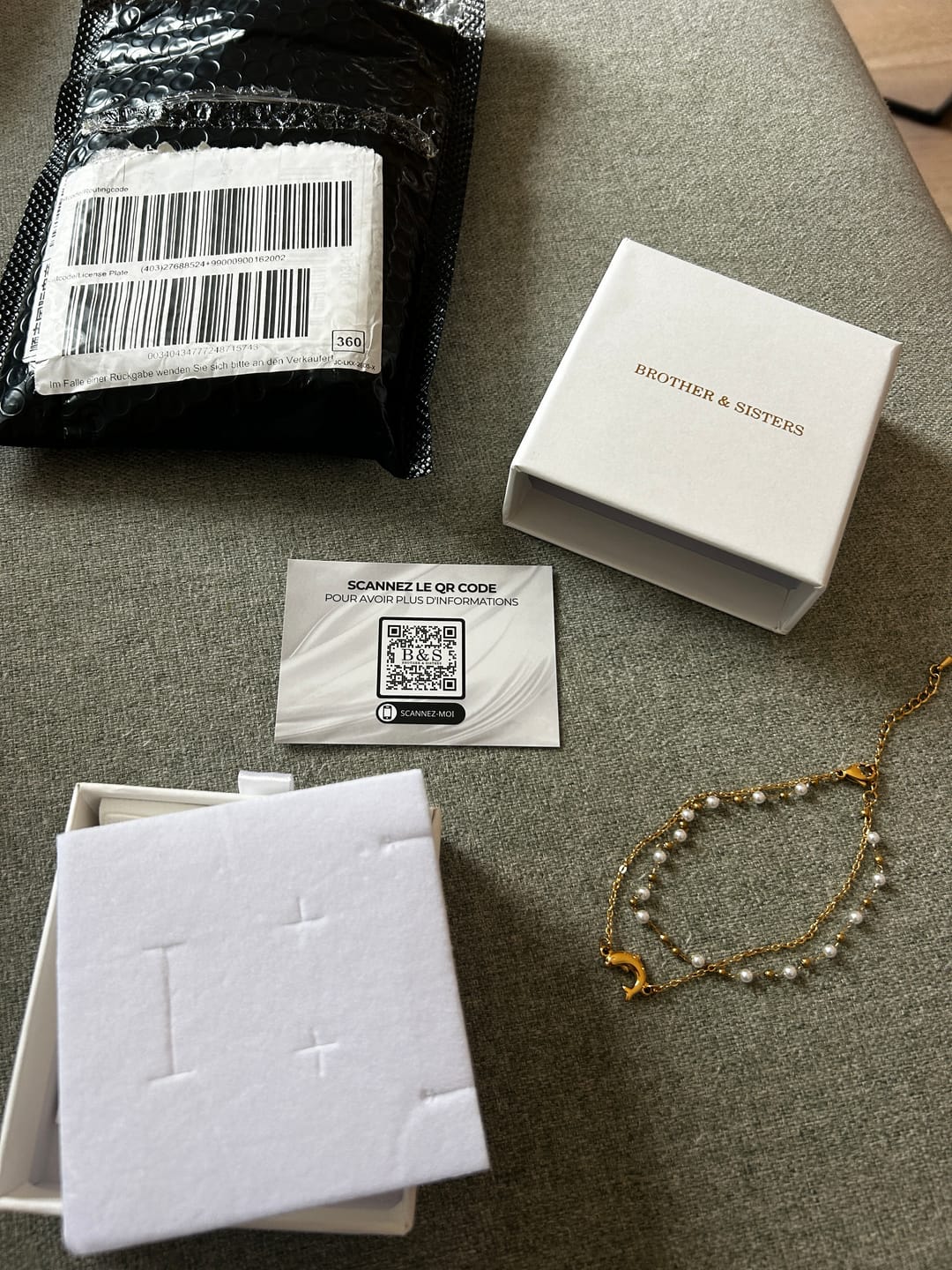 Customer photo review of Pearl Moon Anklet Set