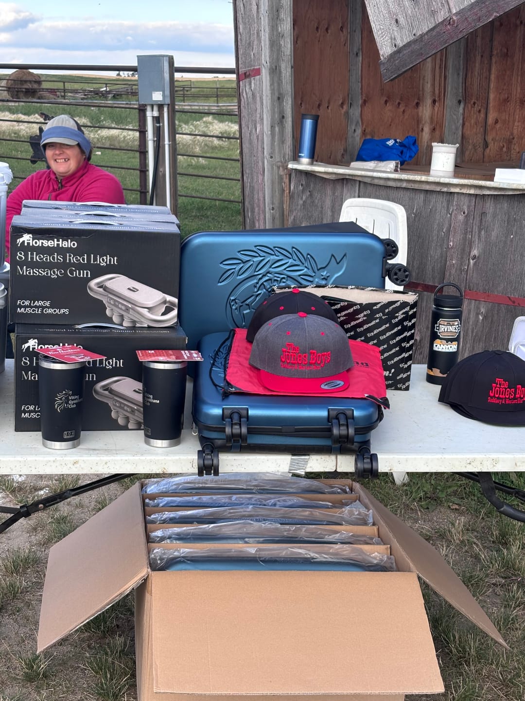 Customer photo review of HorseHalo™ 8 Heads Red Light Massage Gun
