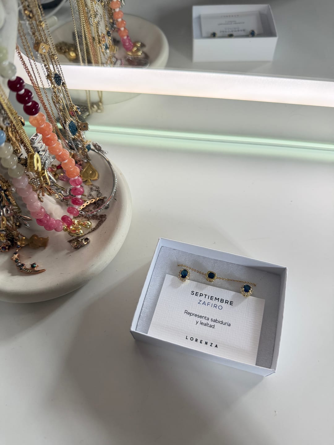 Customer photo review of Collar Birthstone Cuadrado Dorado