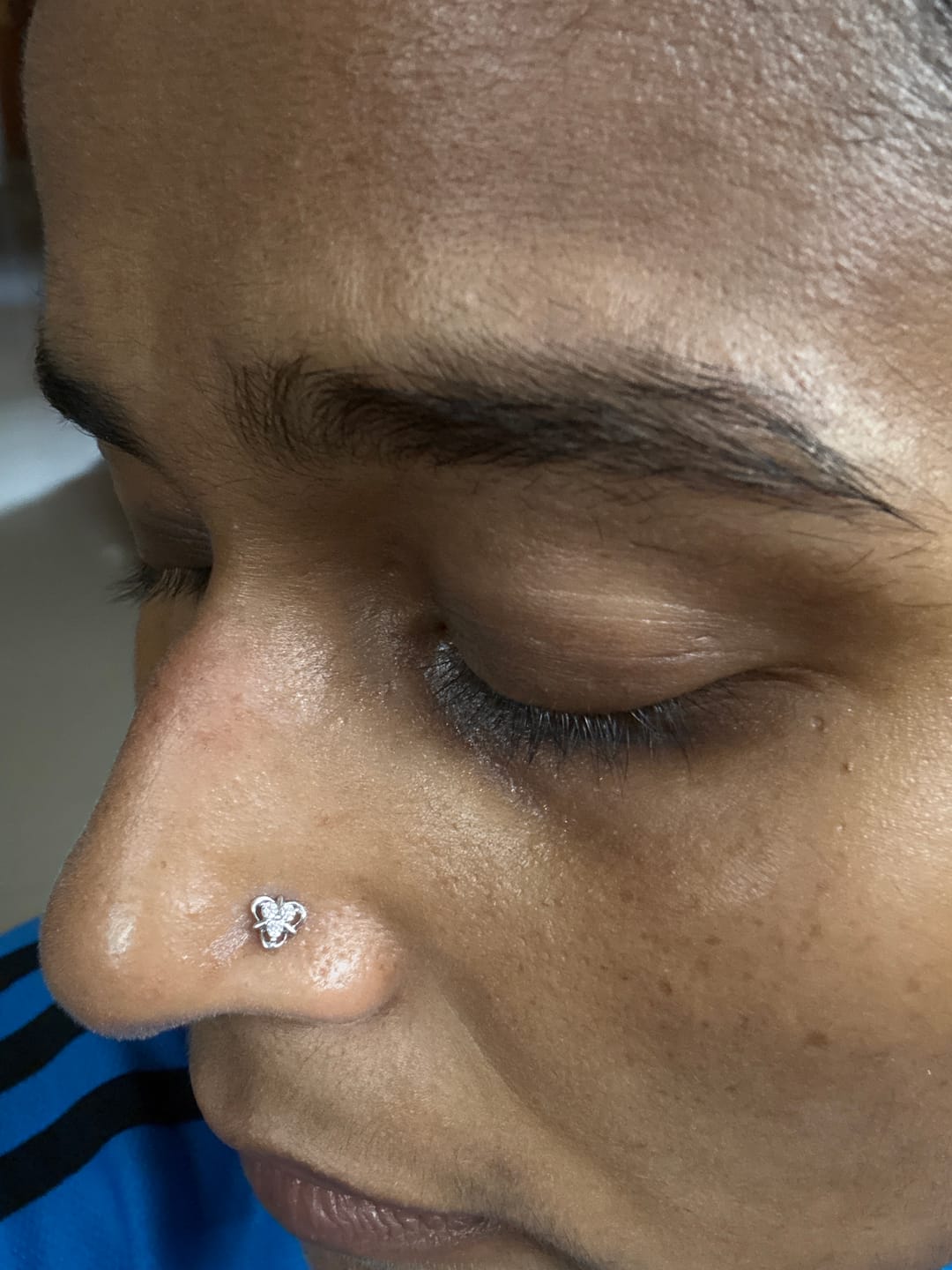 Customer photo review of Trinity Clover Screw Nose Pin
