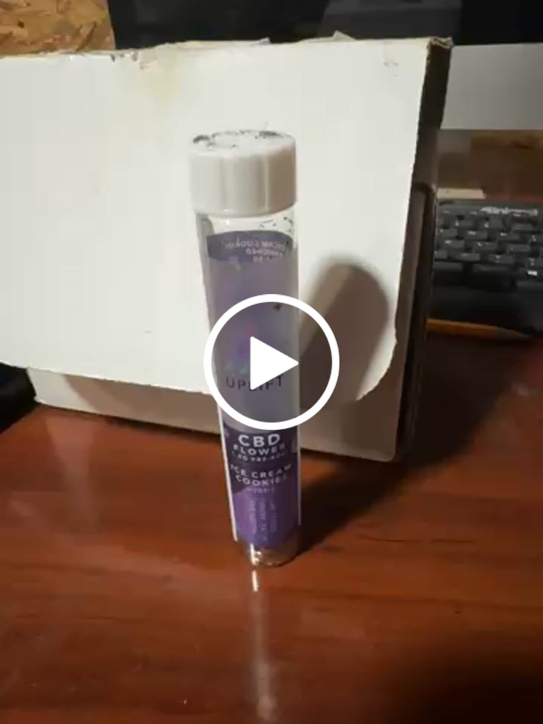 Customer video review of 2g CBD Disposable