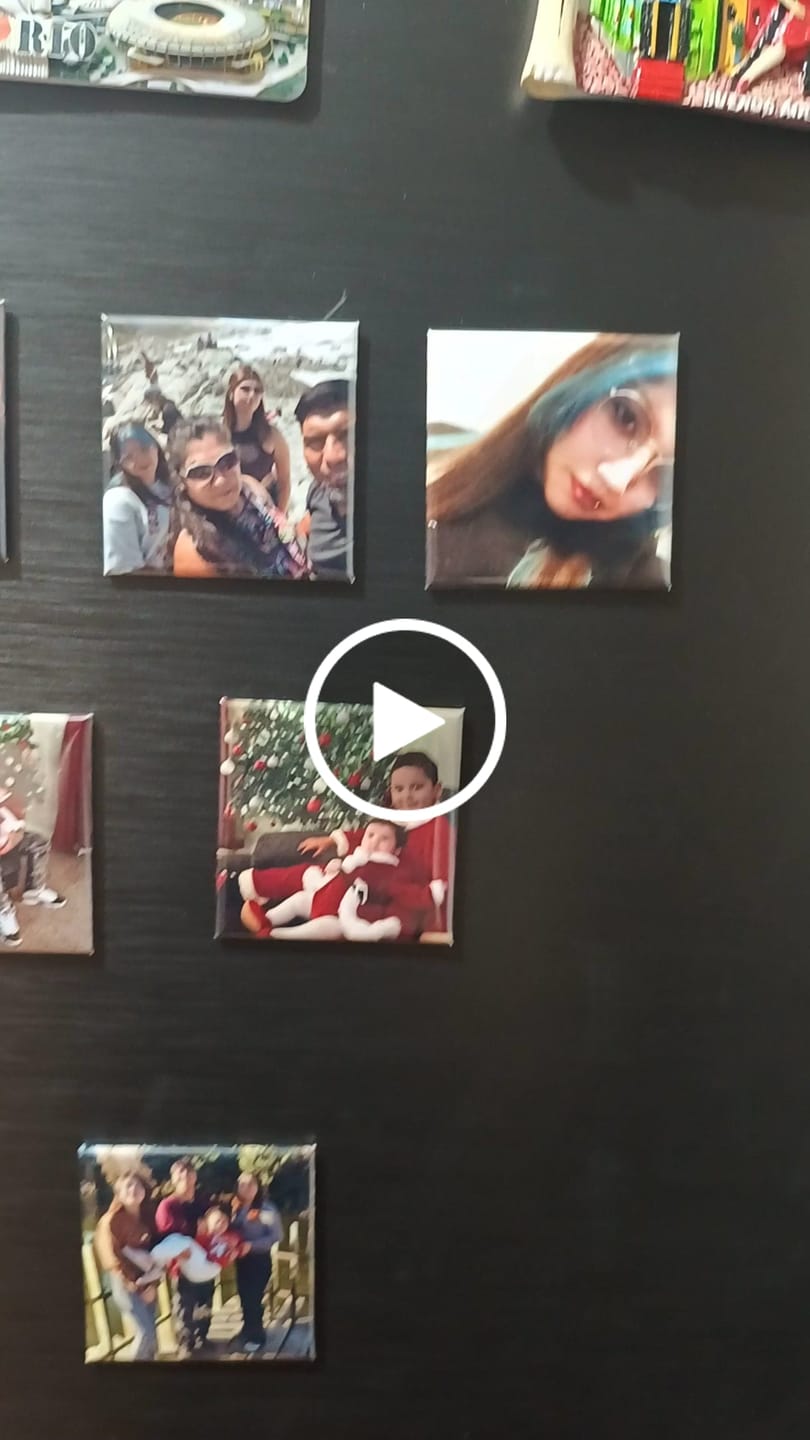 Customer video review of Pack 9 imanes personalizados cuadrados 5 × 5 cm