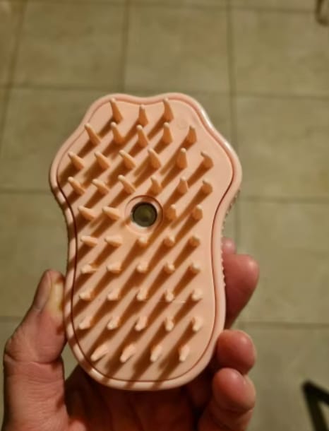 Customer photo review of Cepillo a Vapor 3 en 1 para tu Mascota