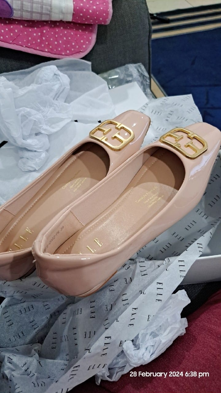 Customer photo review of Jacqueline Slip-on Flats & Ballerina In Beige