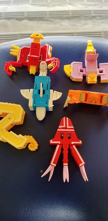 Customer photo review of アルファベット変身ロボット