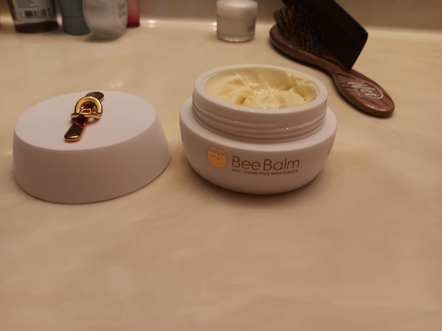 Customer photo review of Manuka Honey Anti-Aging Face Moisturizer with Retinol (0.5%)