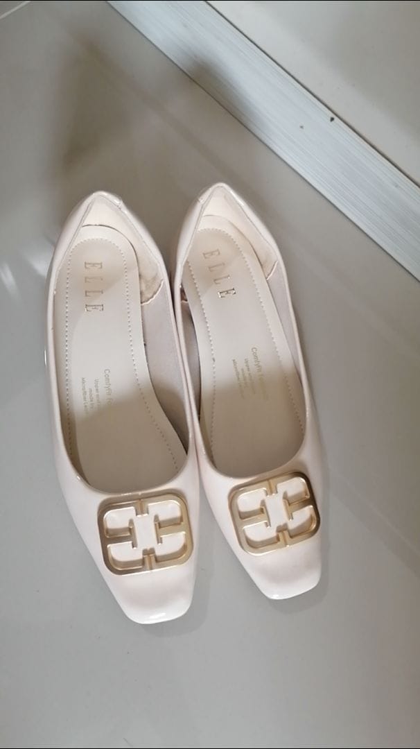 Customer photo review of Jacqueline Slip-on Flats & Ballerina In Beige