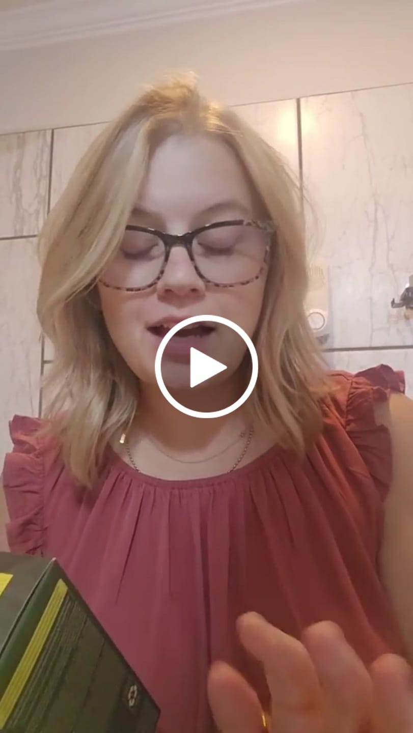 Customer video review of Revive Pet Botanic Therapy Shampoo