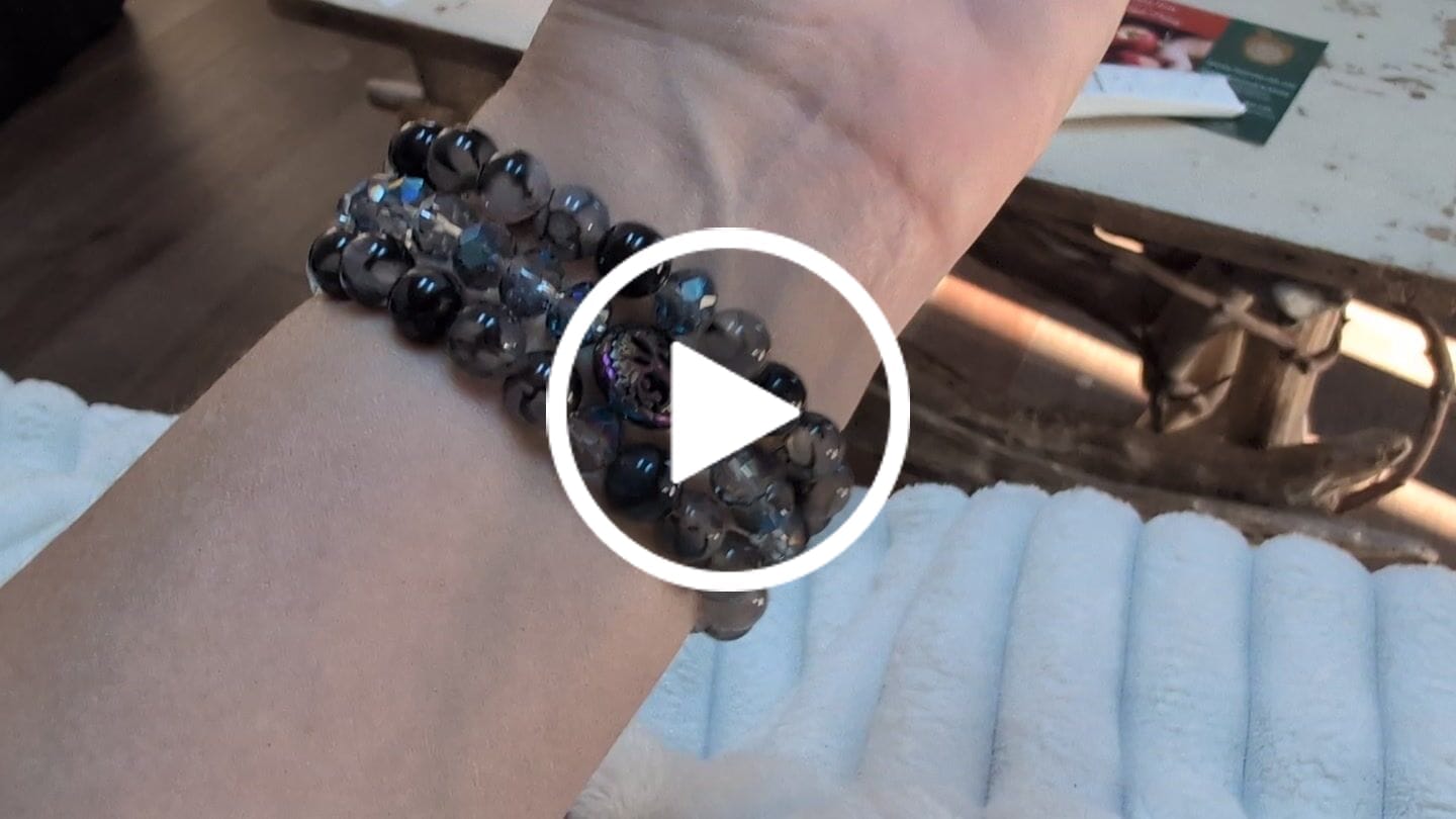Customer video review of Labradorite Crystal Stretch Apple Watch Strap