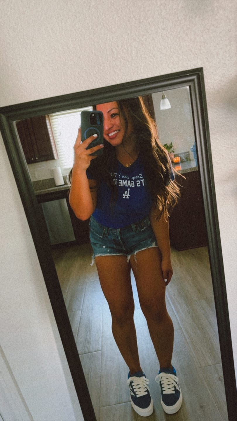 Customer photo review of LA Dodgers Chelsea Freeman Game Day Candice Fitted Crop Tee