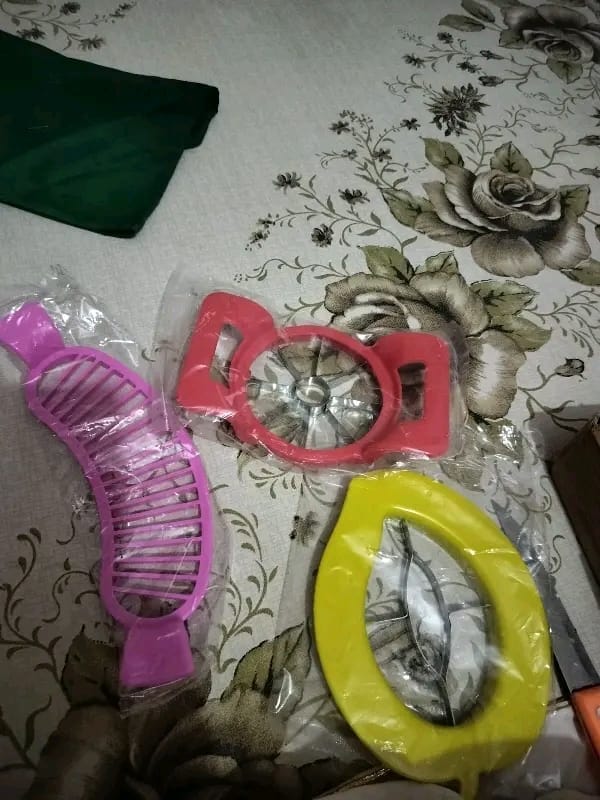 Customer photo review of 3-in-1 Fruit Slicer & Cutter Combo | For Apple, Pears, Orange, Mango & Banana