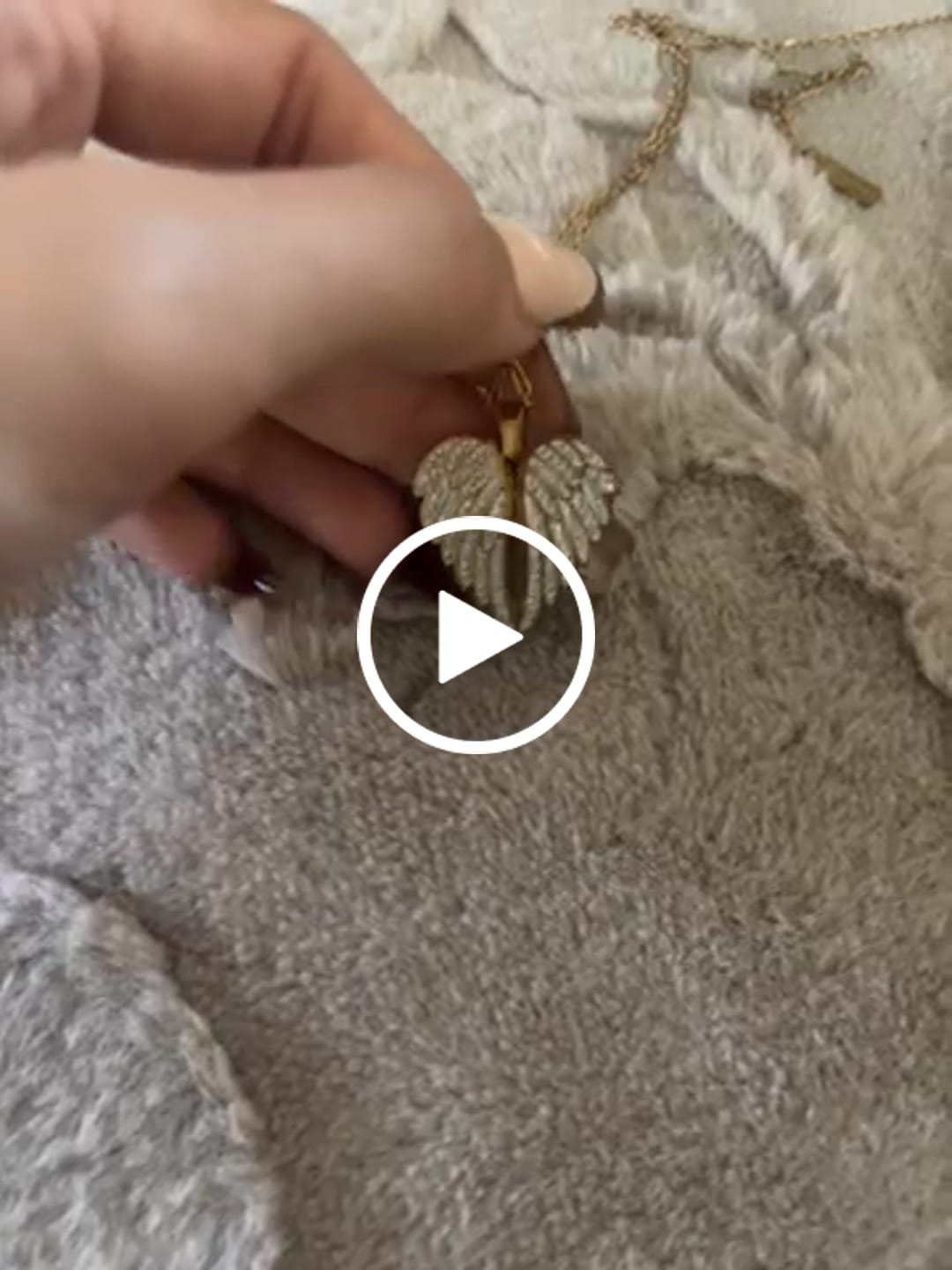 Customer video review of Collana Angelo del mio cuore con incisione personalizzata, Collanina con nome del tuo angelo
