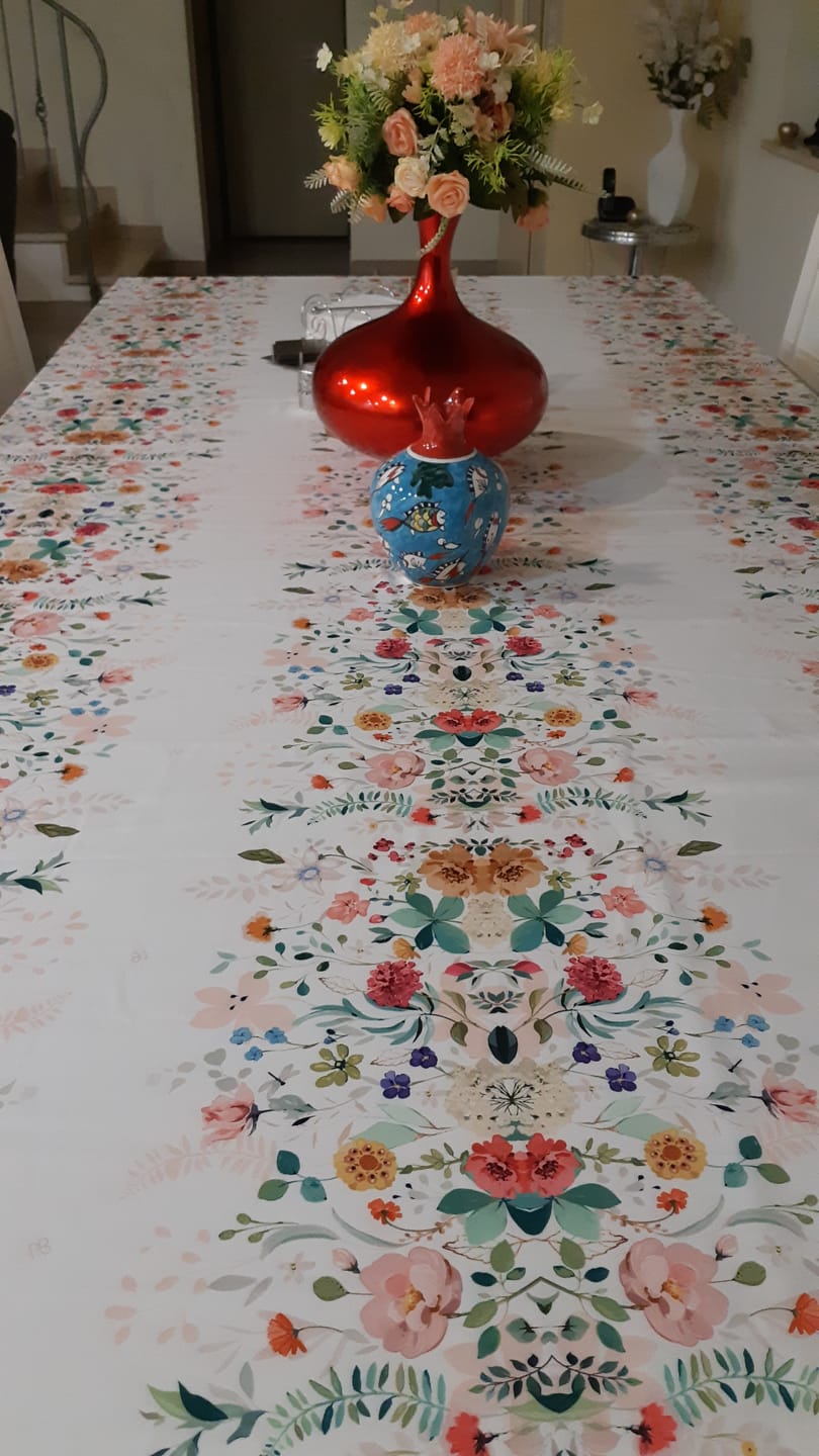 Customer photo review of מפת שולחן עופרי