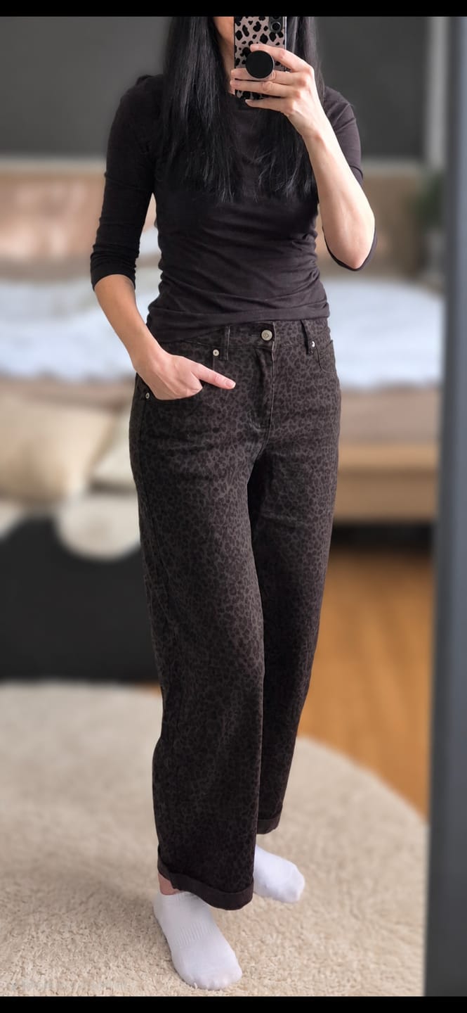 Customer photo review of Stretch Balloon Jeans Leo Brown