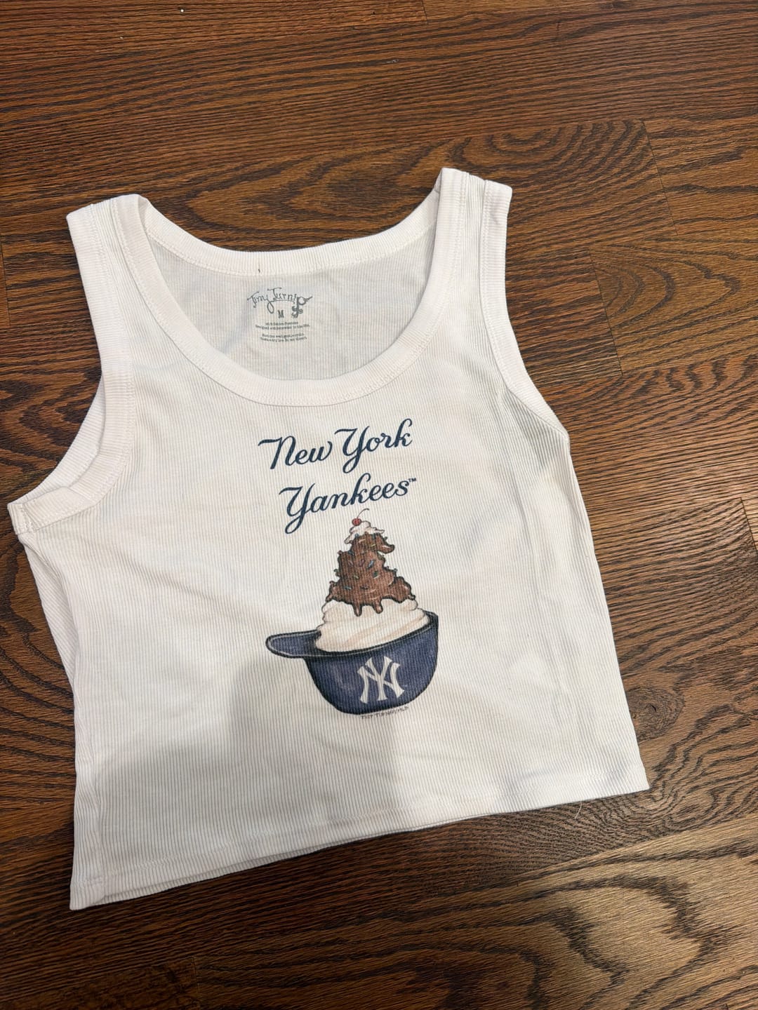 Customer photo review of New York Yankees Sundae Helmet Crop Tank