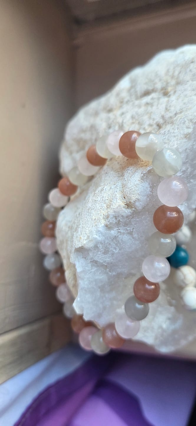 Customer photo review of Bracelet "Vénus" en Pierre de Soleil, Quartz Rose & Pierre de Lune