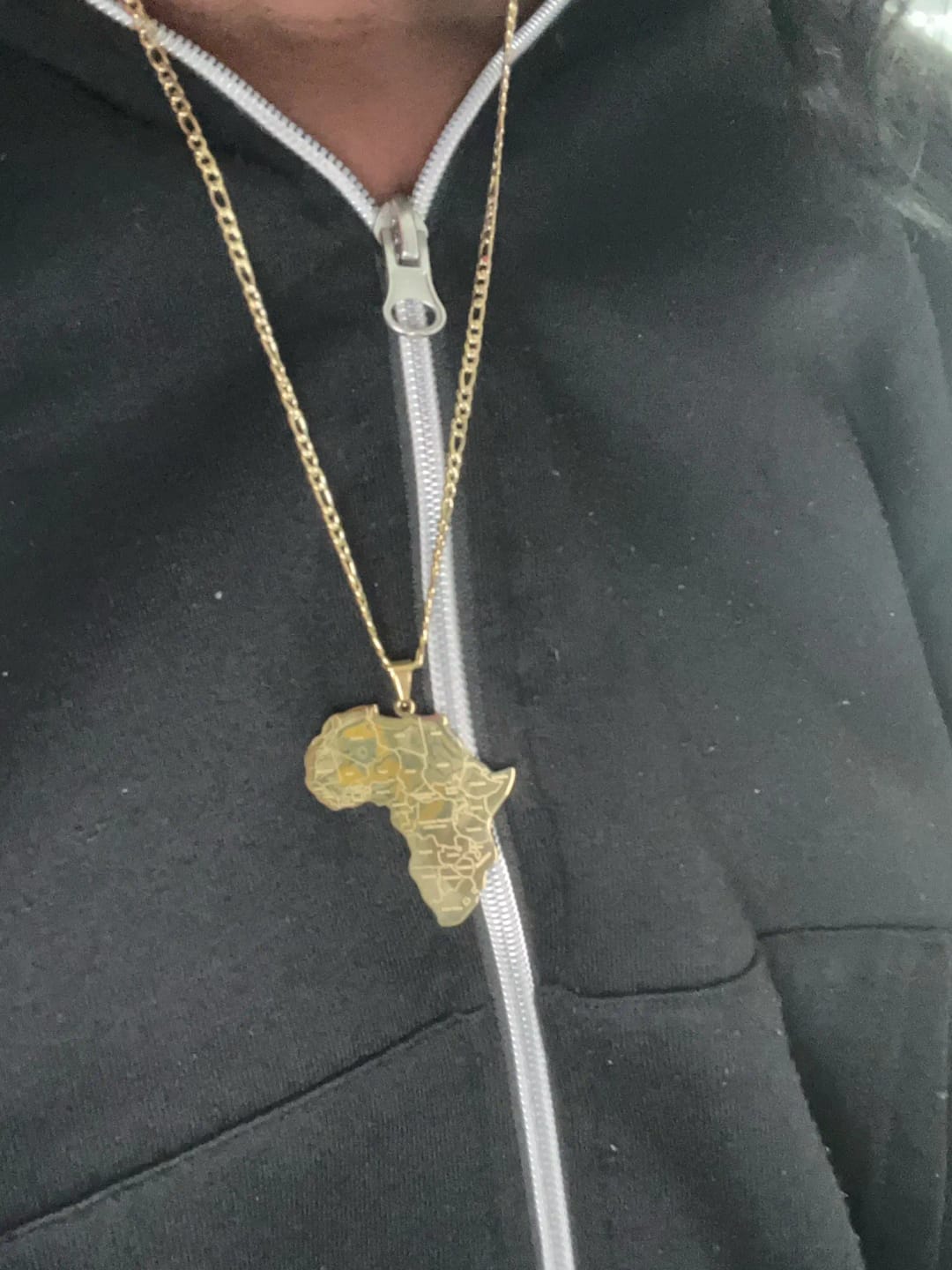 Customer photo review of Pendentif Afrique (or)