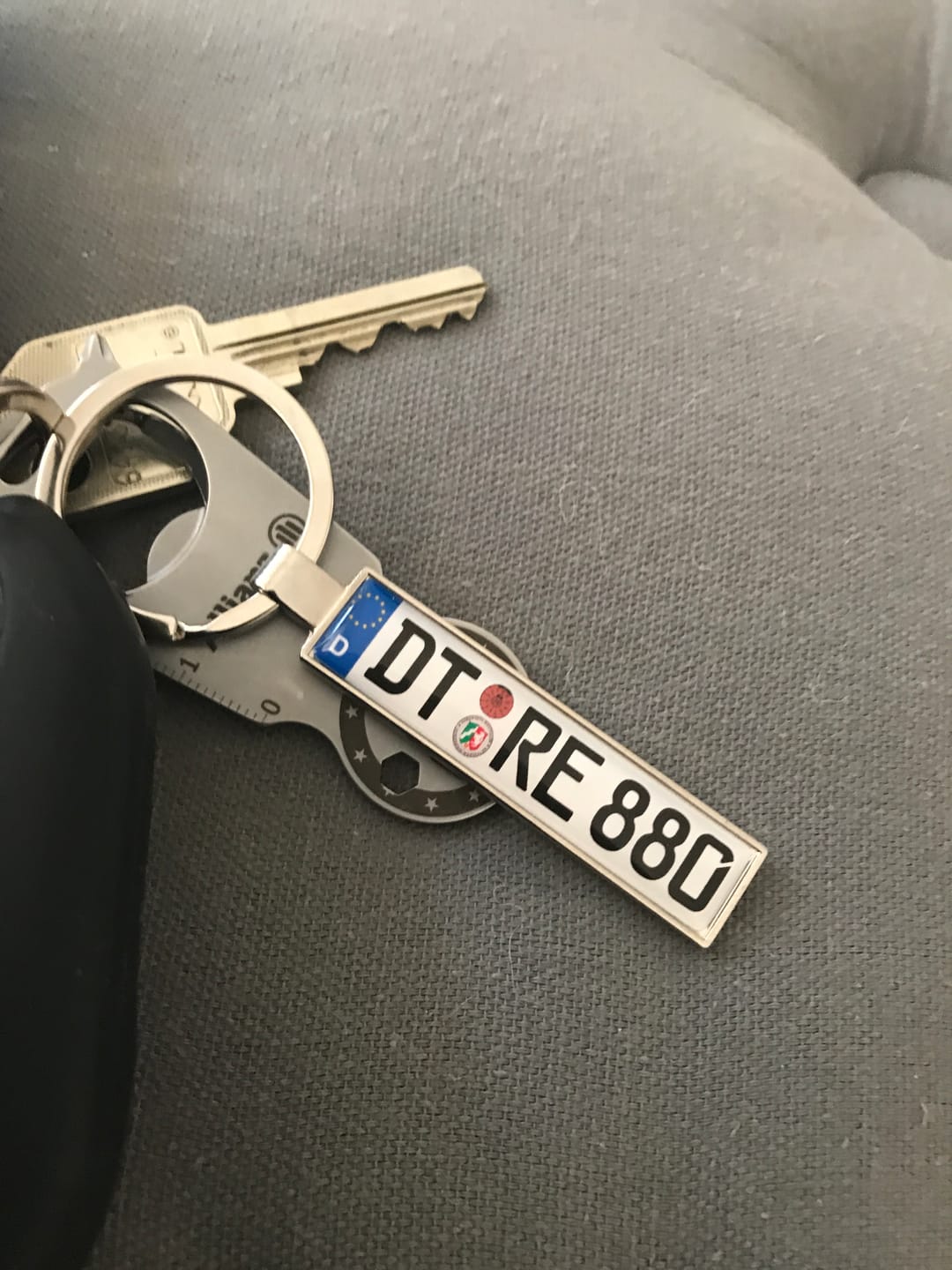 Customer photo review of Kennzeichen Schlüsselanhänger Mini Nummernschild Metall
