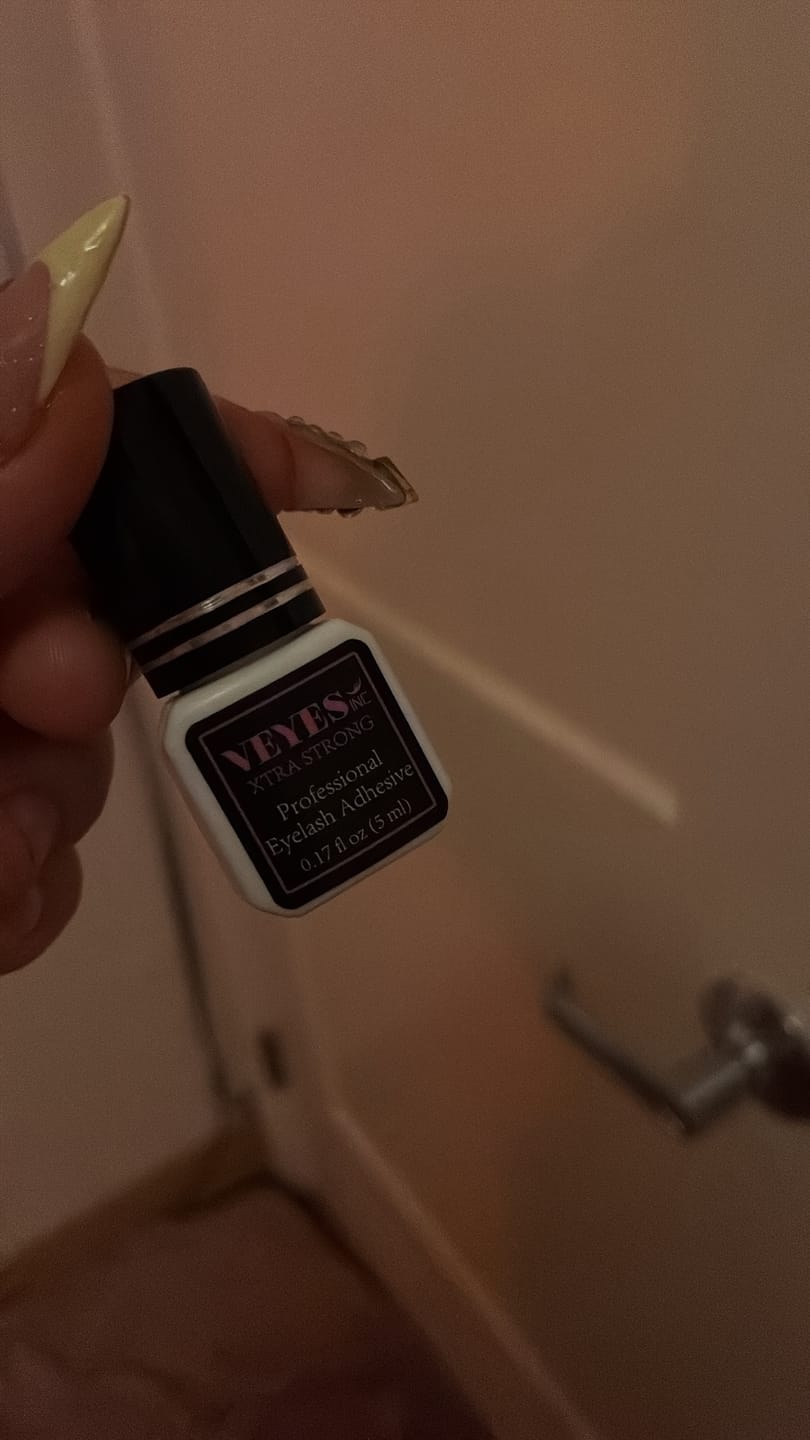 Customer photo review of Extra Strong - Lash Extension Glue