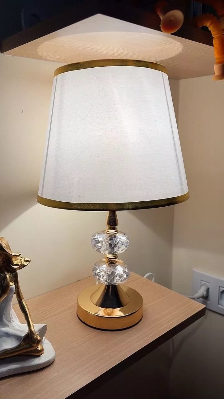 Customer photo review of Abajur Dourado 3 Tons de luz Touch