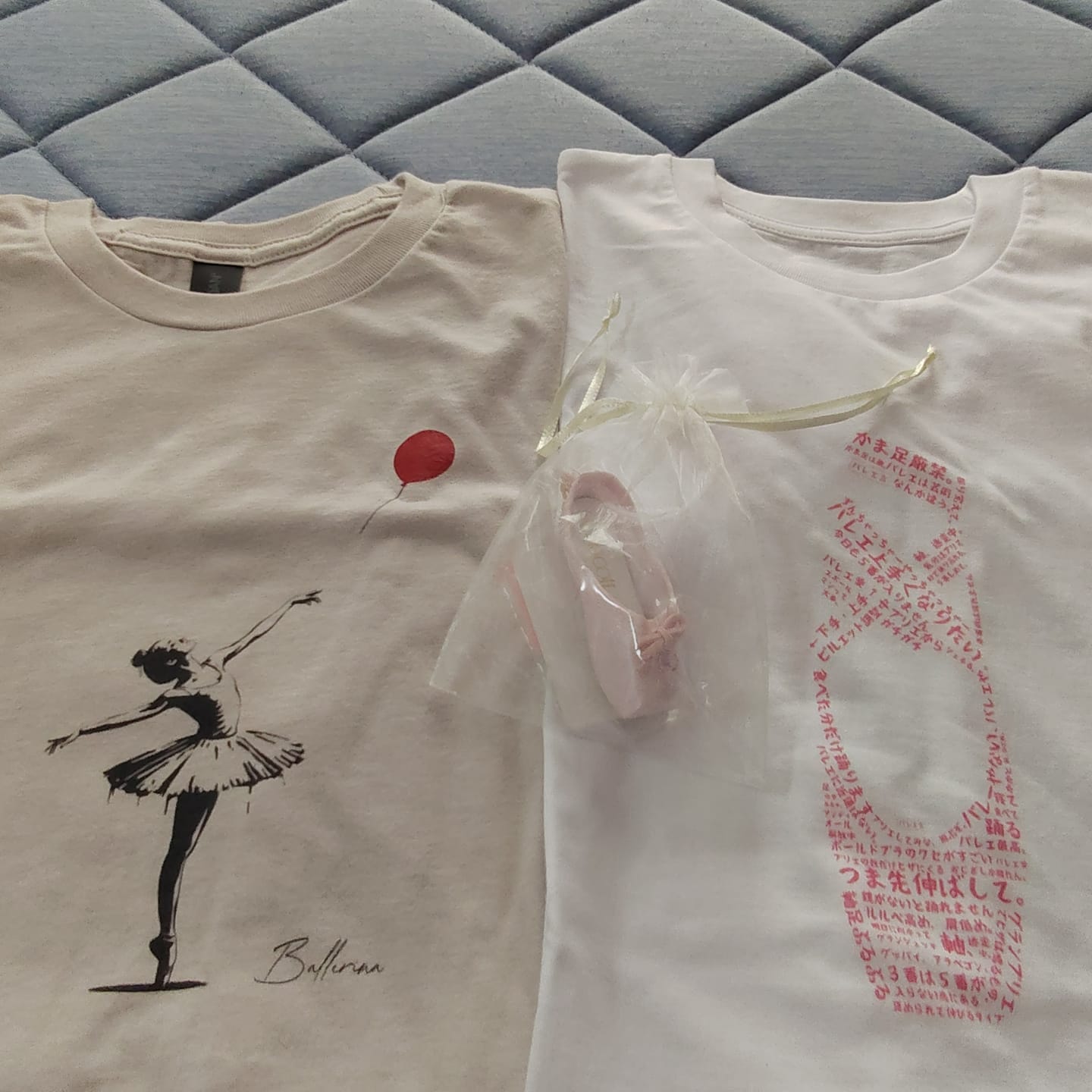 Customer photo review of 「壁画のバレリーナ」クラシックTシャツ