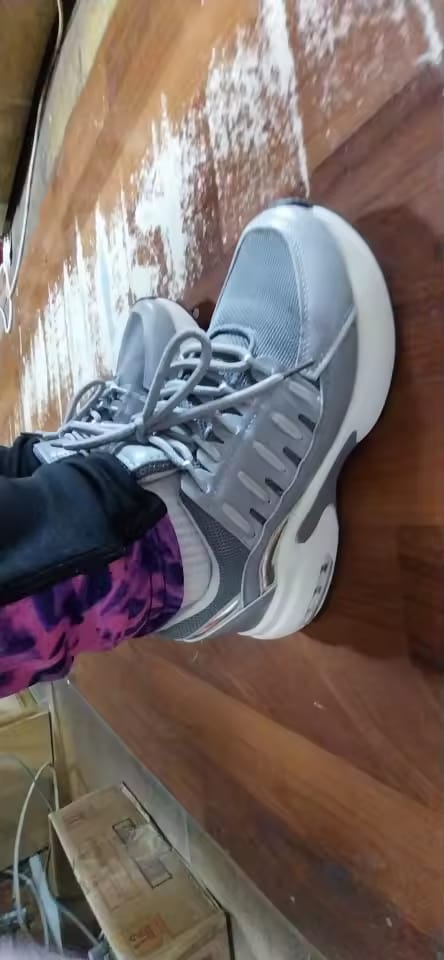 Customer photo review of Tênis Ultra Ortopédico Feminino