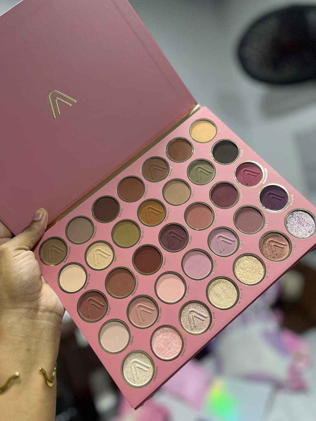 Customer photo review of PALETA DE SOMBRAS CLASSIC MAKEUP EXPERT