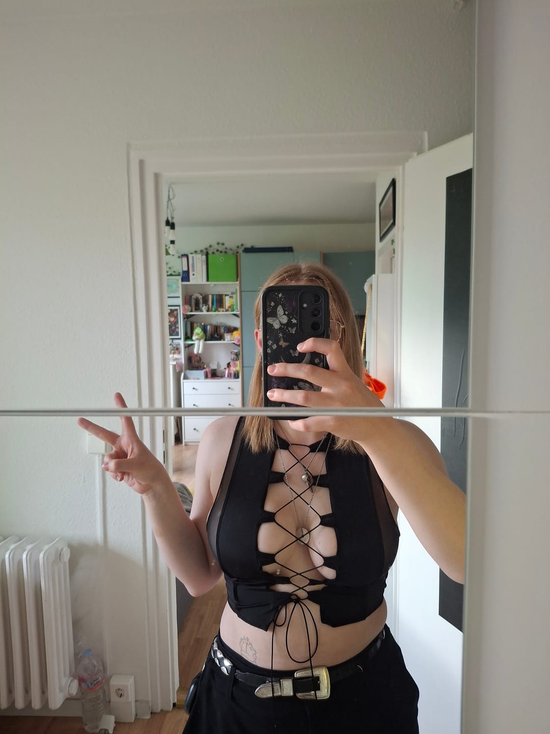 Customer photo review of ✨PRE ORDER✨Black Reverse Seam Top