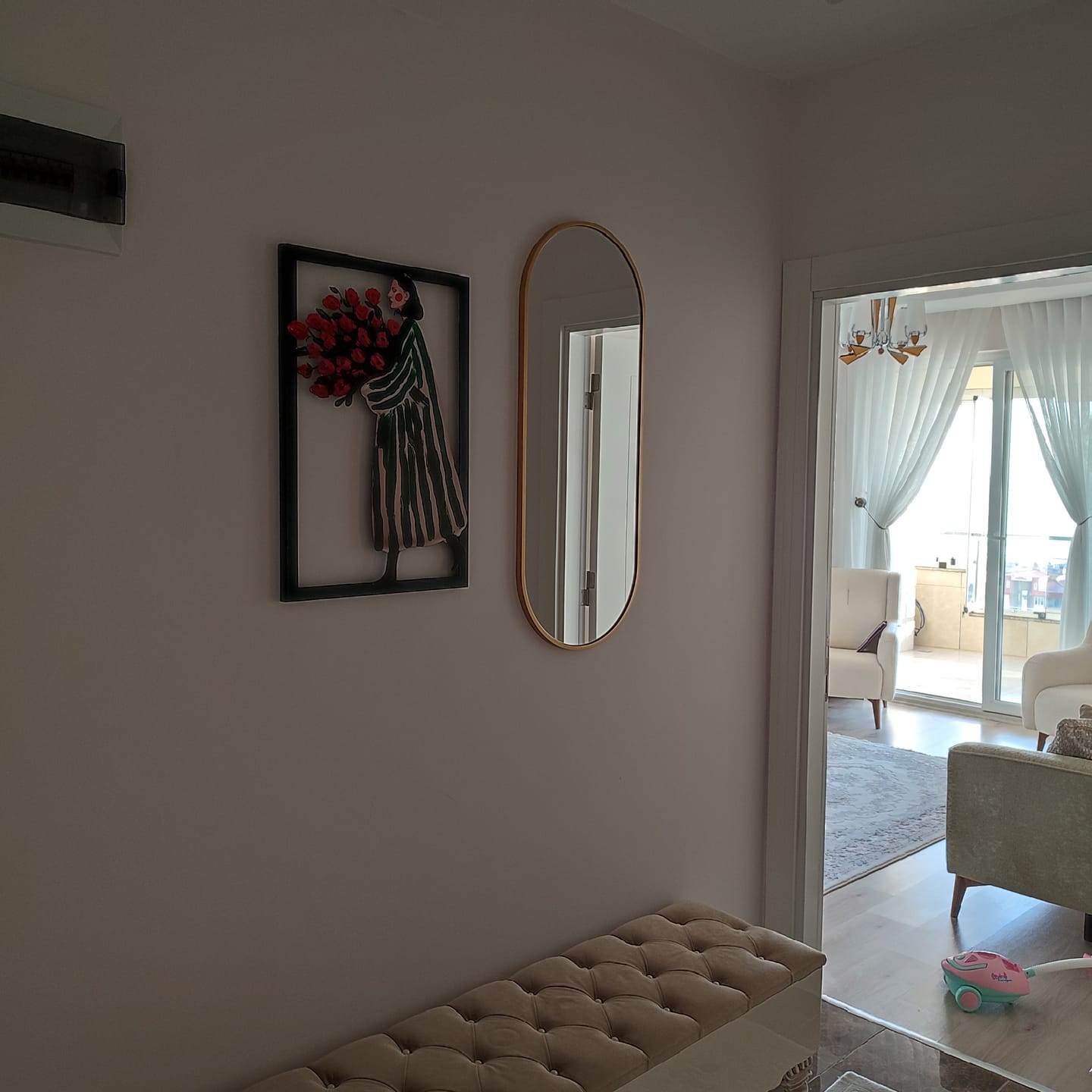 Customer photo review of Rose Lady Metal Tablo