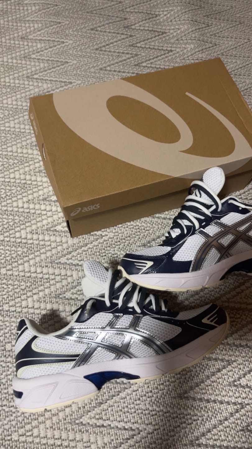 Customer photo review of GEL-1130 White Midnight - Double Laces