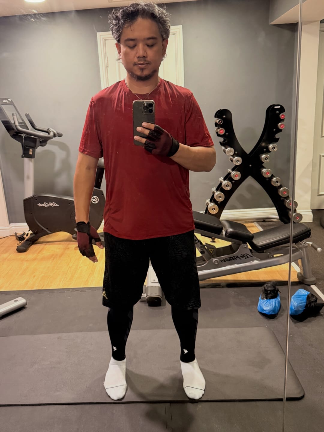 Customer photo review of Compression Sleeves V2 for Knees and Legs