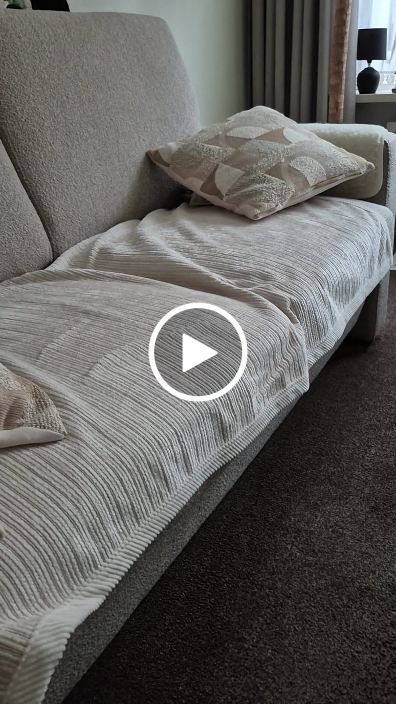 Customer video review of StayCover - Antislip Beschermende Bankhoes