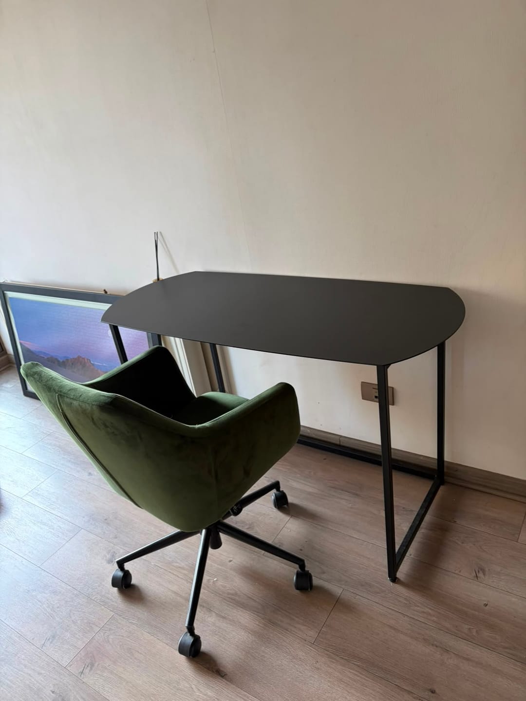 Customer photo review of Escritorio Ovalado Metal Black
