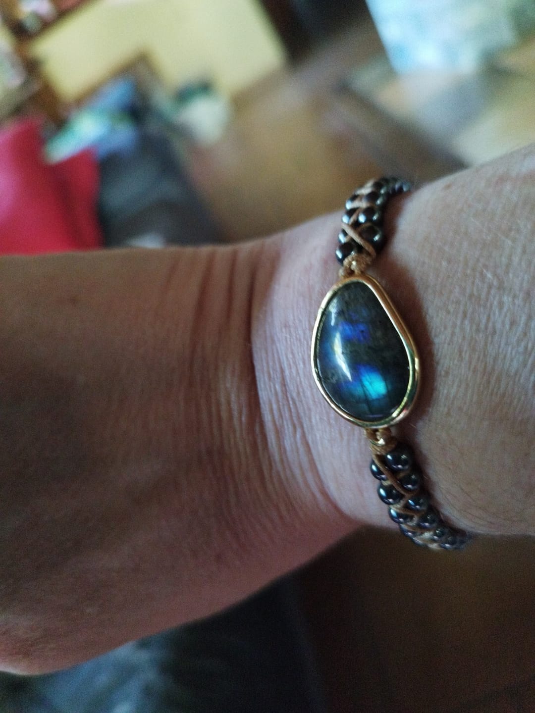 Customer photo review of Bracelet "Oeil Céleste" en Labradorite & Hématite