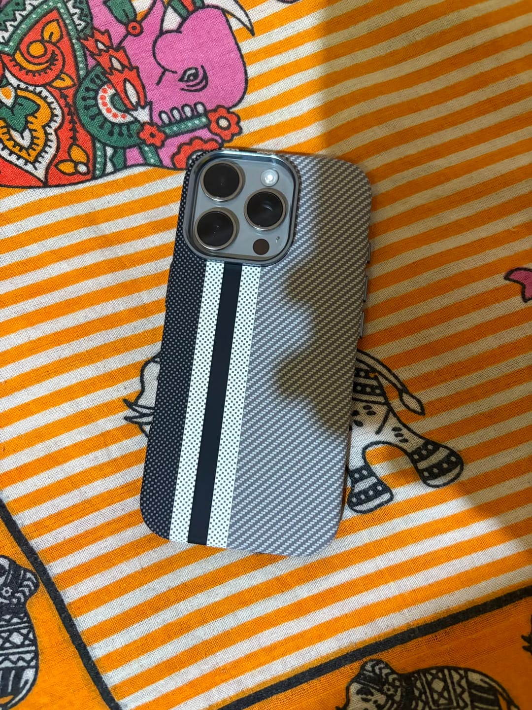 Customer photo review of iPhone Premium Metal Magsafe Carbon Fiber Ultra Thin Pre-Order Case