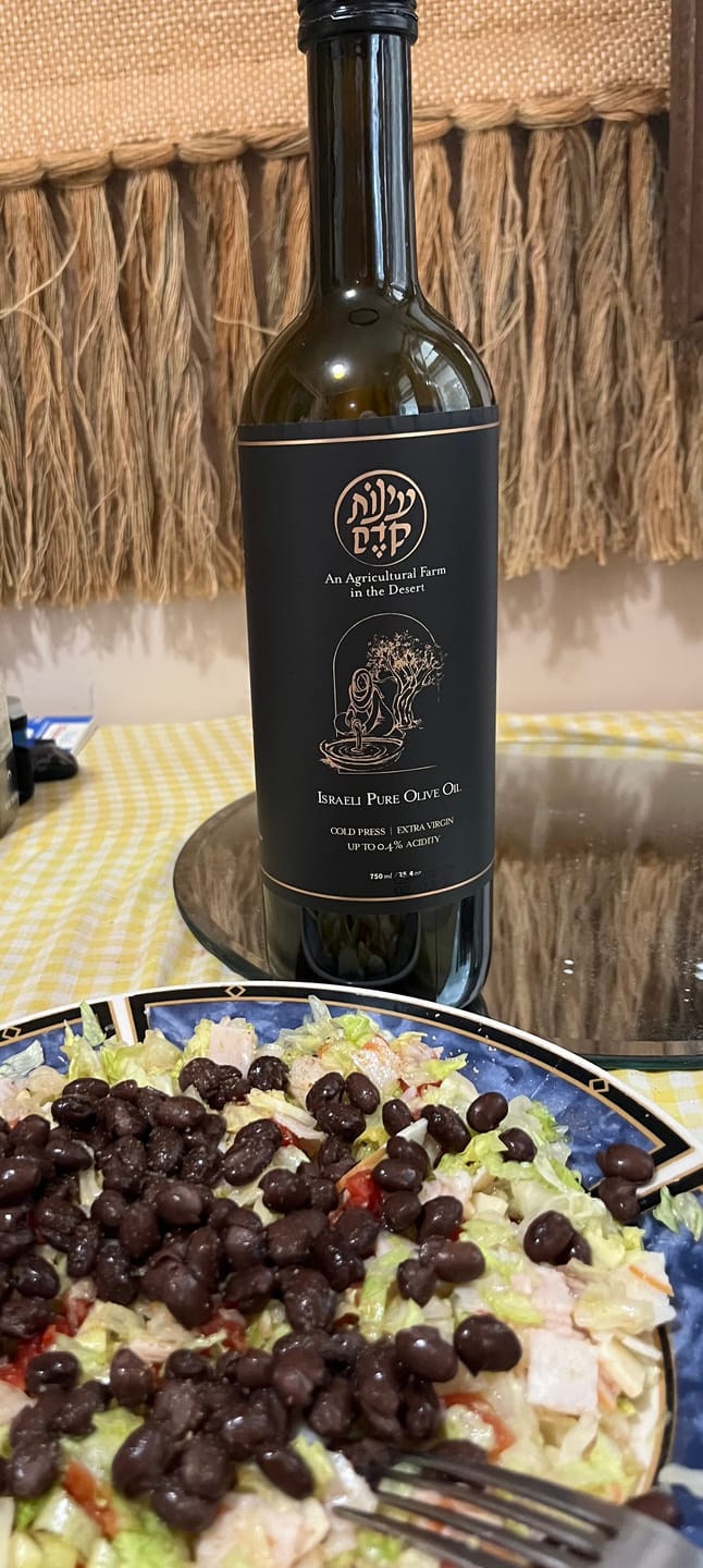 Customer photo review of Einot Kedem Extra Virgin Olive Oil
