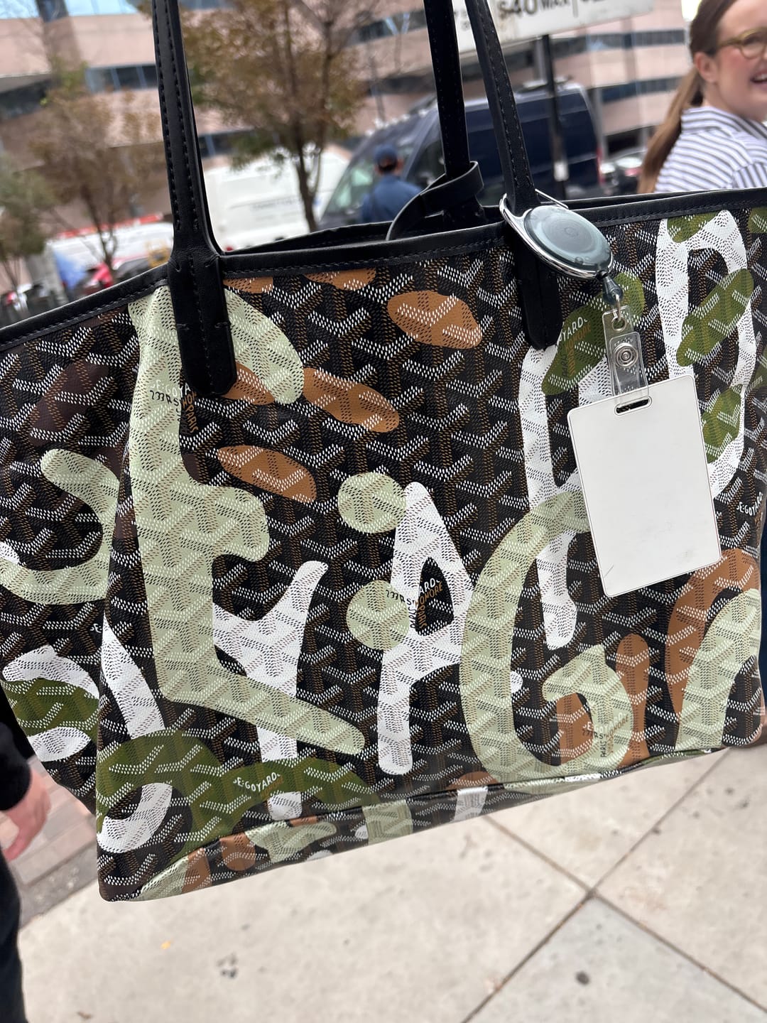 Customer photo review of Vivara Signature Carryall