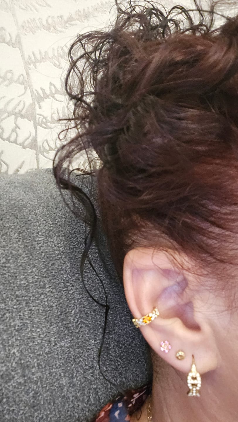 Customer photo review of Colorful Spring Flower Earcuff 14K vergoldet