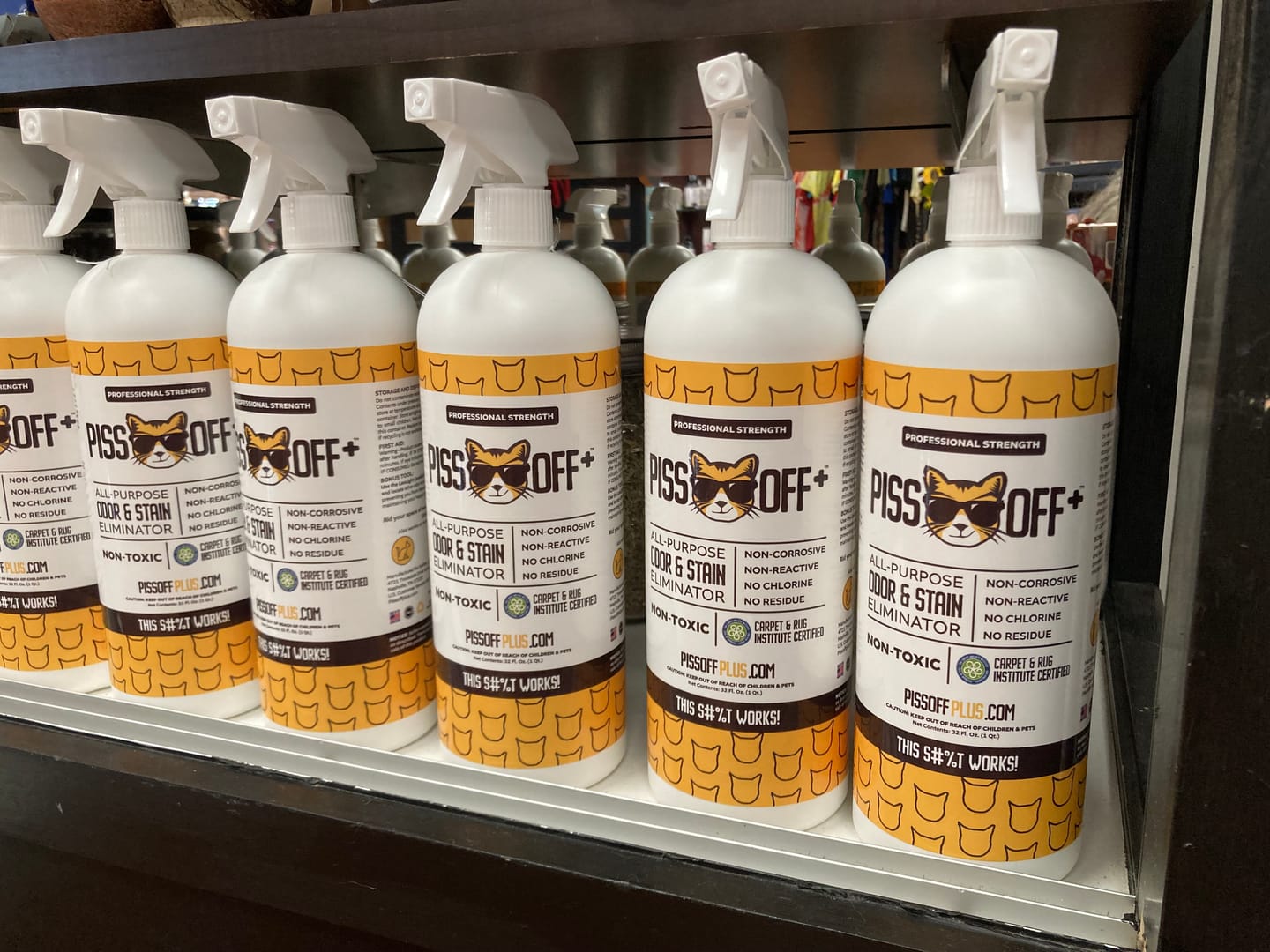 Customer photo review of WHOLESALER 32oz W/O Black Light Case (6 Units)