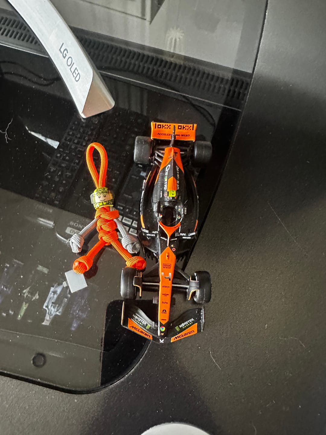 Customer photo review of Limited Edition Lando Norris Racing Paracord Buddy Keychain
