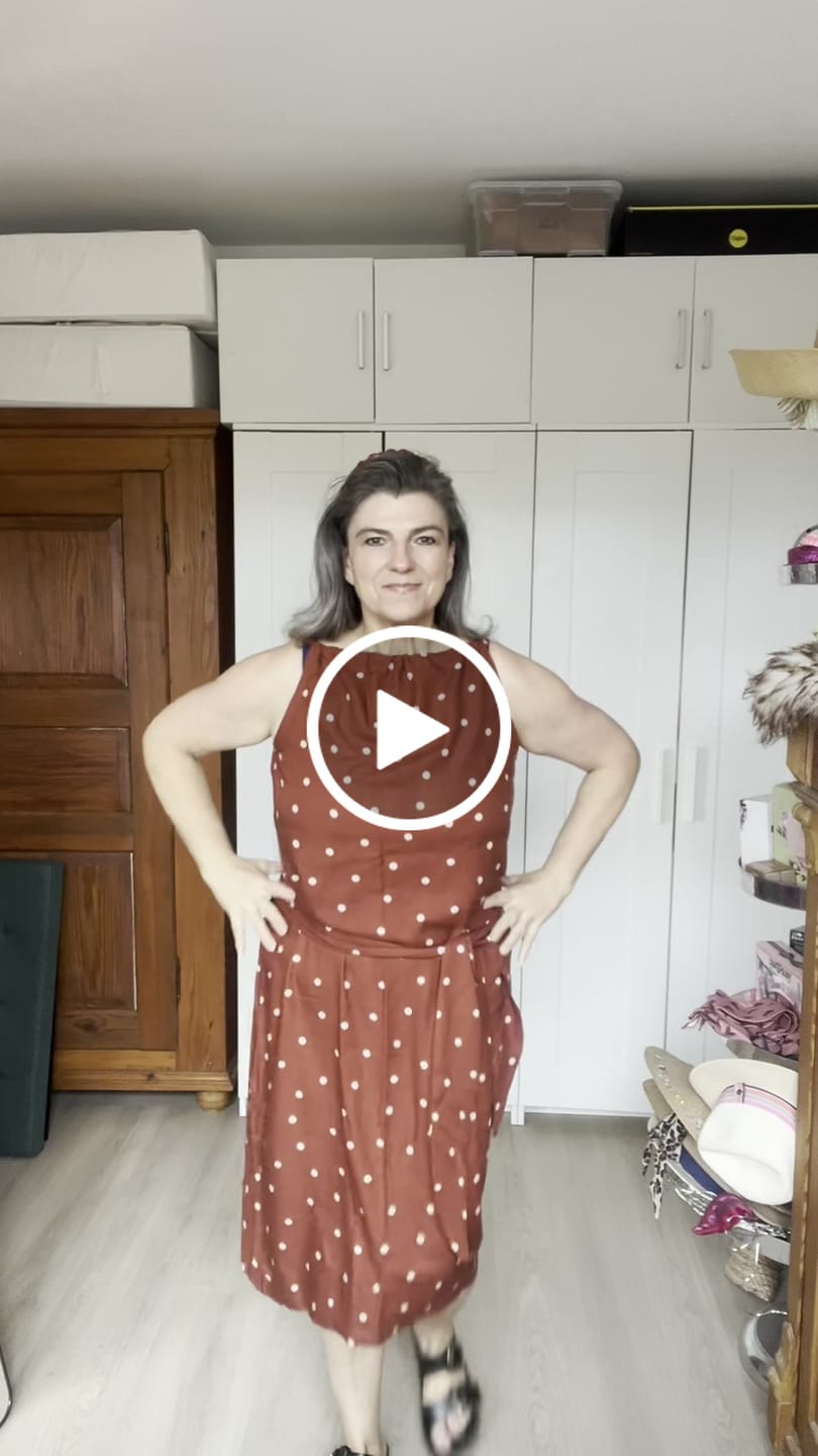 Customer video review of Cleopatra | Lockeres Kleid mit verstellbaren Bändern | Costumized Collection