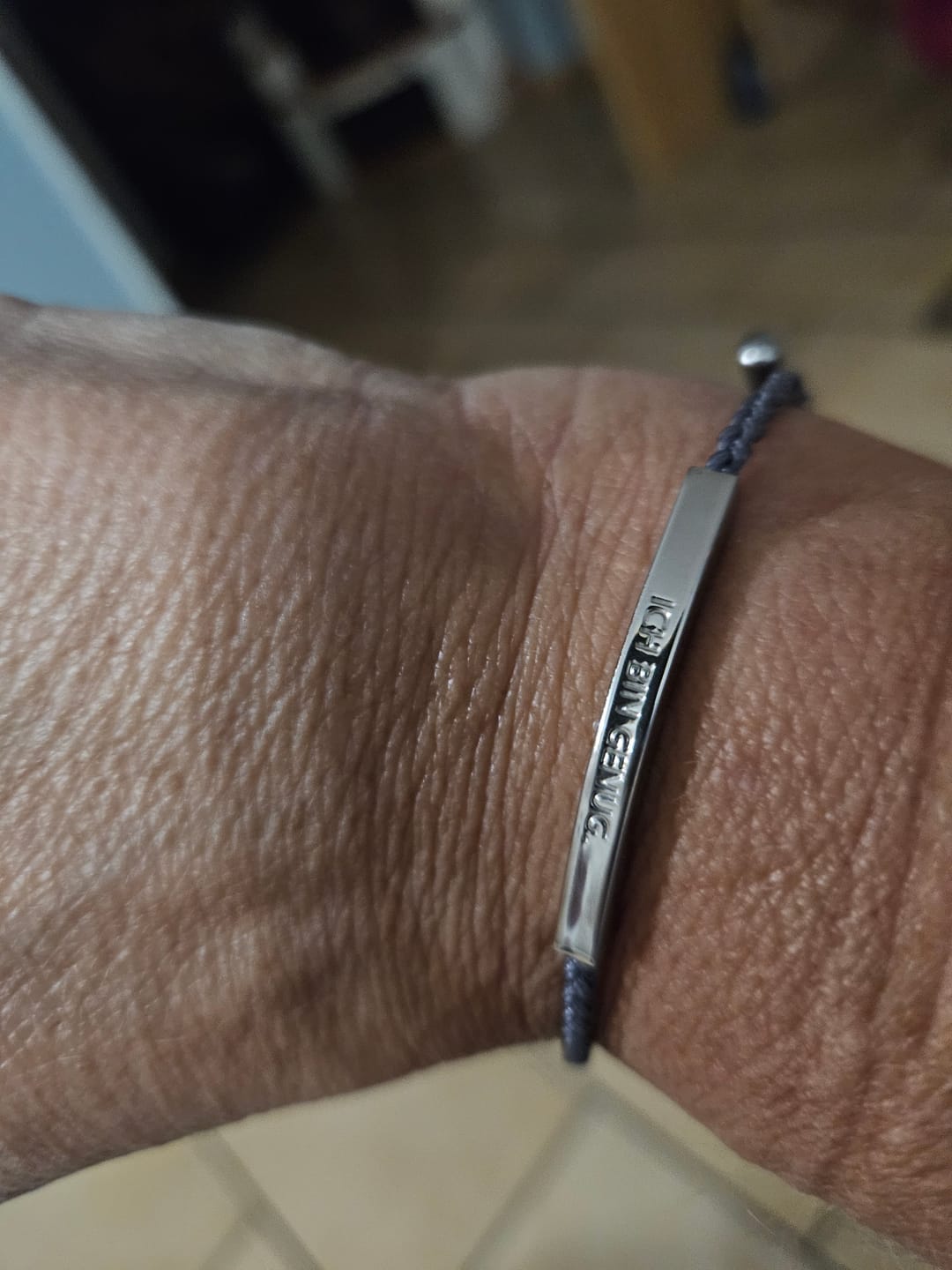 Customer photo review of Armband "Ich bin genug."