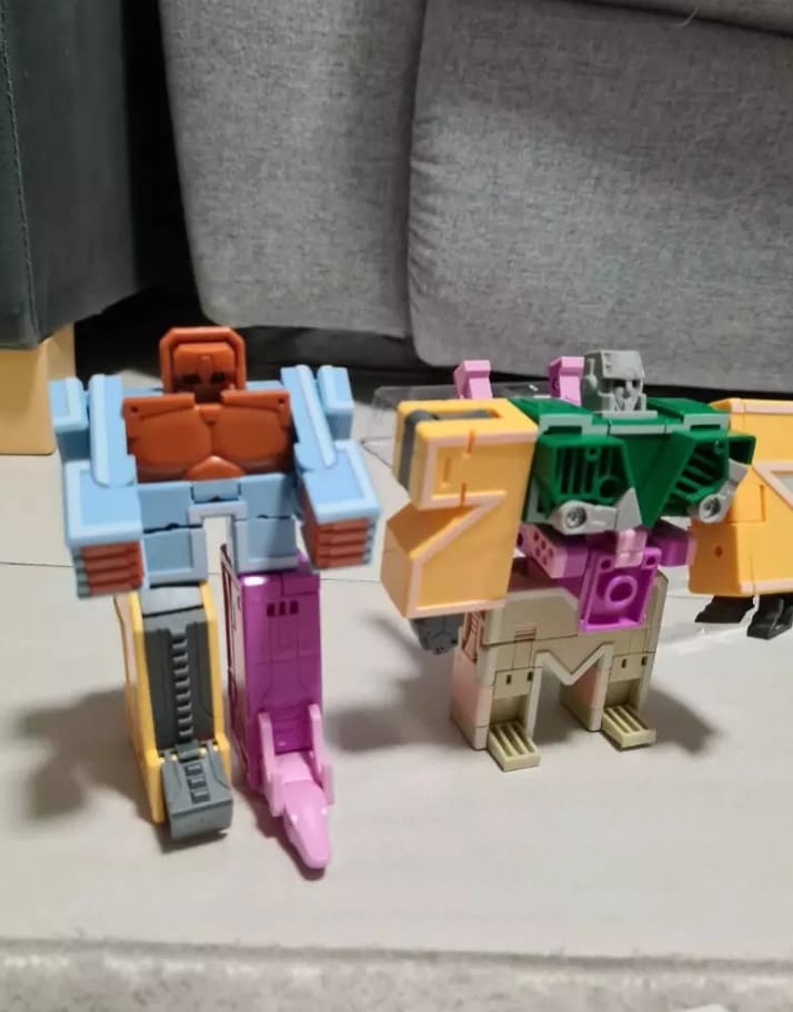 Customer photo review of アルファベット変身ロボット