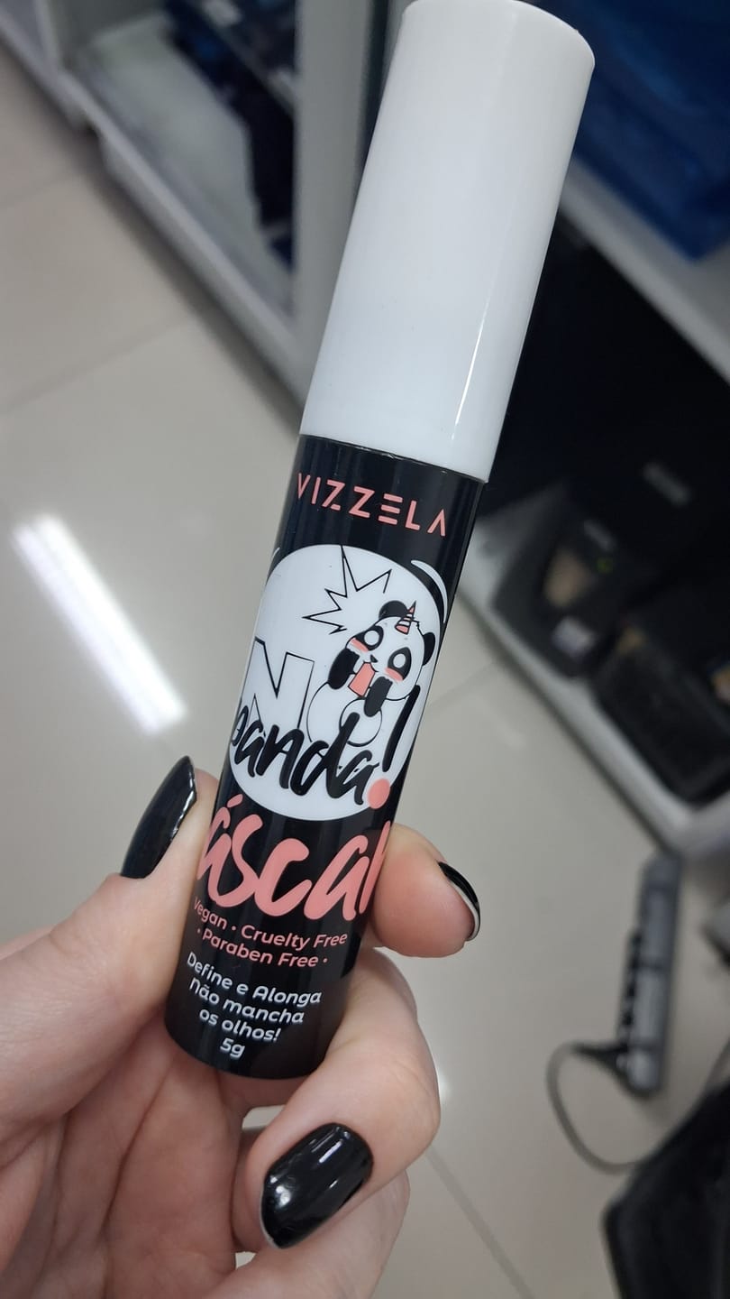 Customer photo review of Máscara Para Cílios No Panda Vizzela - Preta