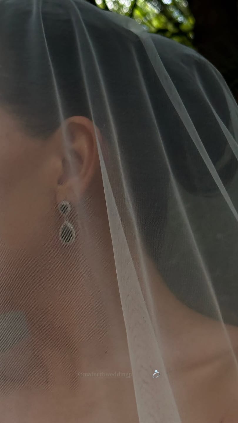Customer photo review of Aretes Brenda